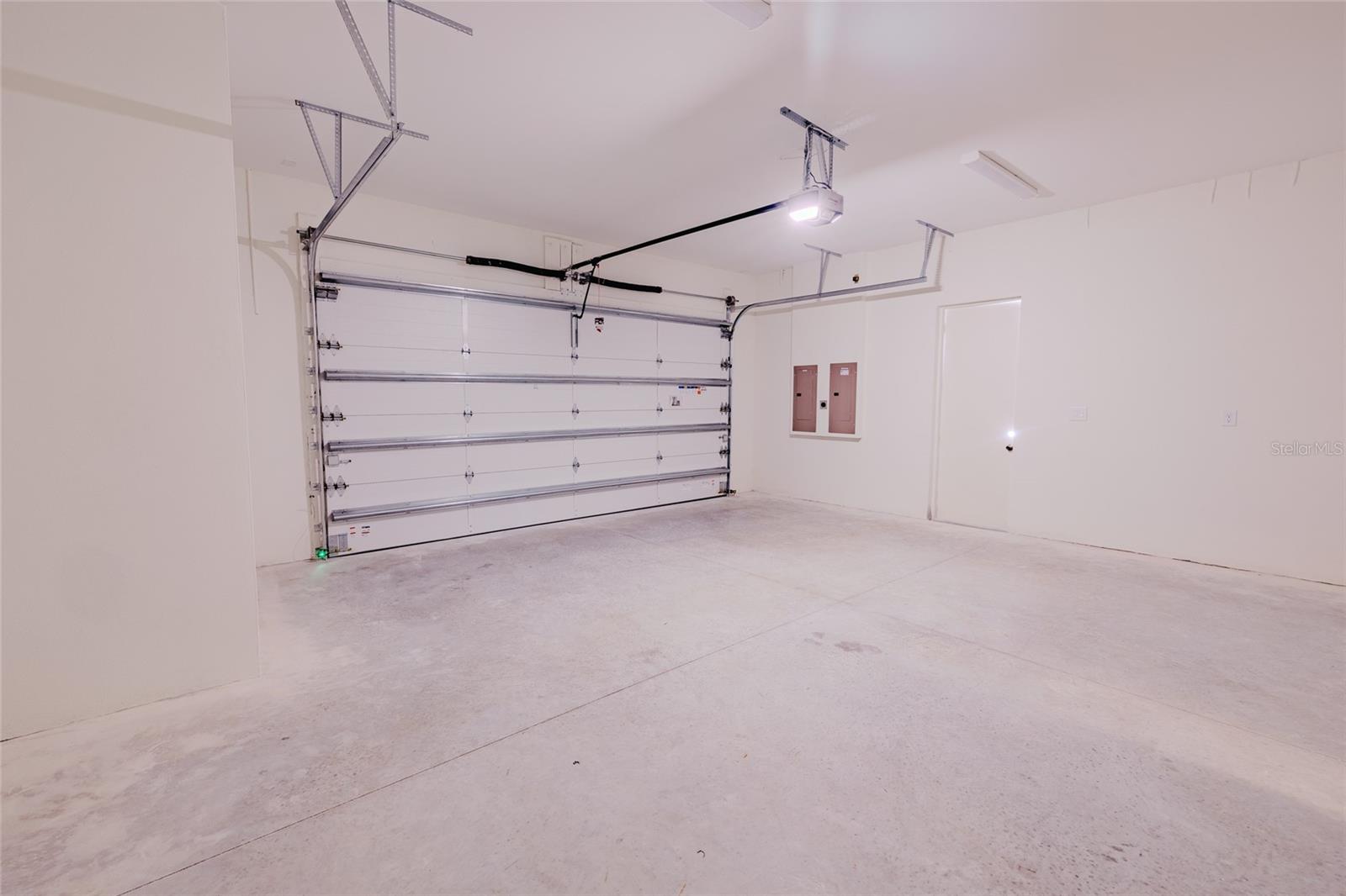 306 N EXCELDA AVE — photo 22