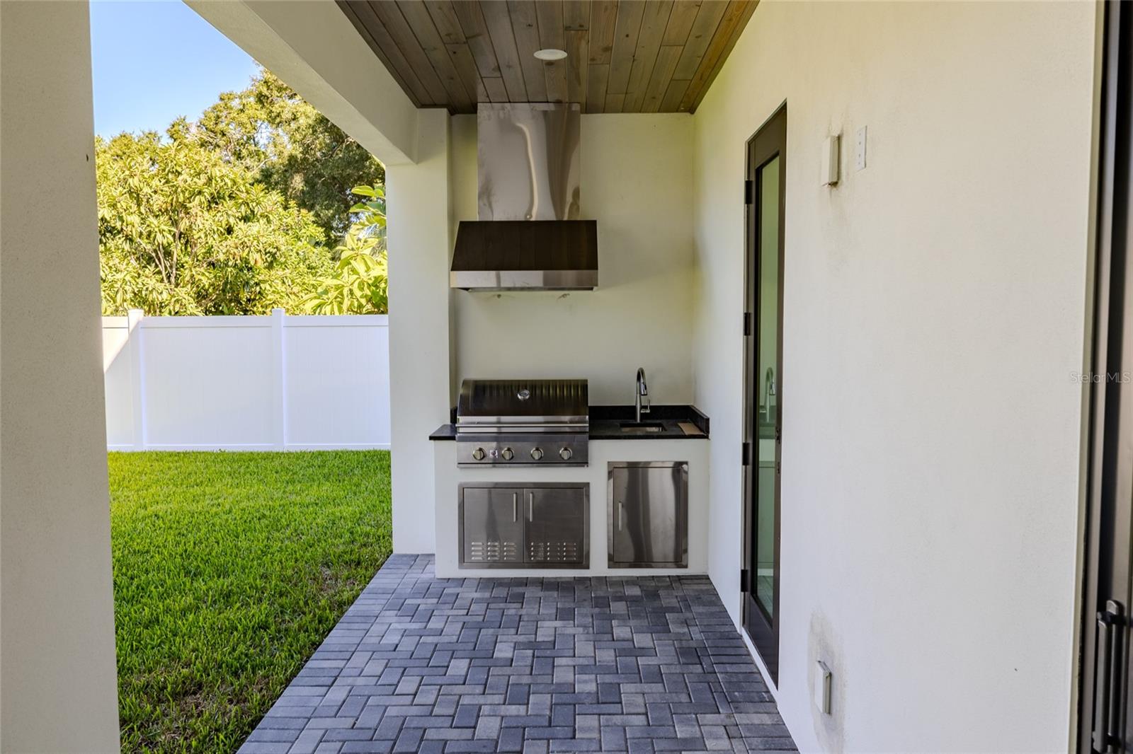 306 N EXCELDA AVE — photo 24
