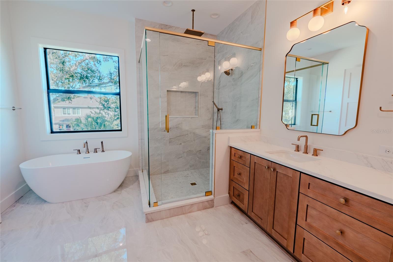 306 N EXCELDA AVE — photo 12