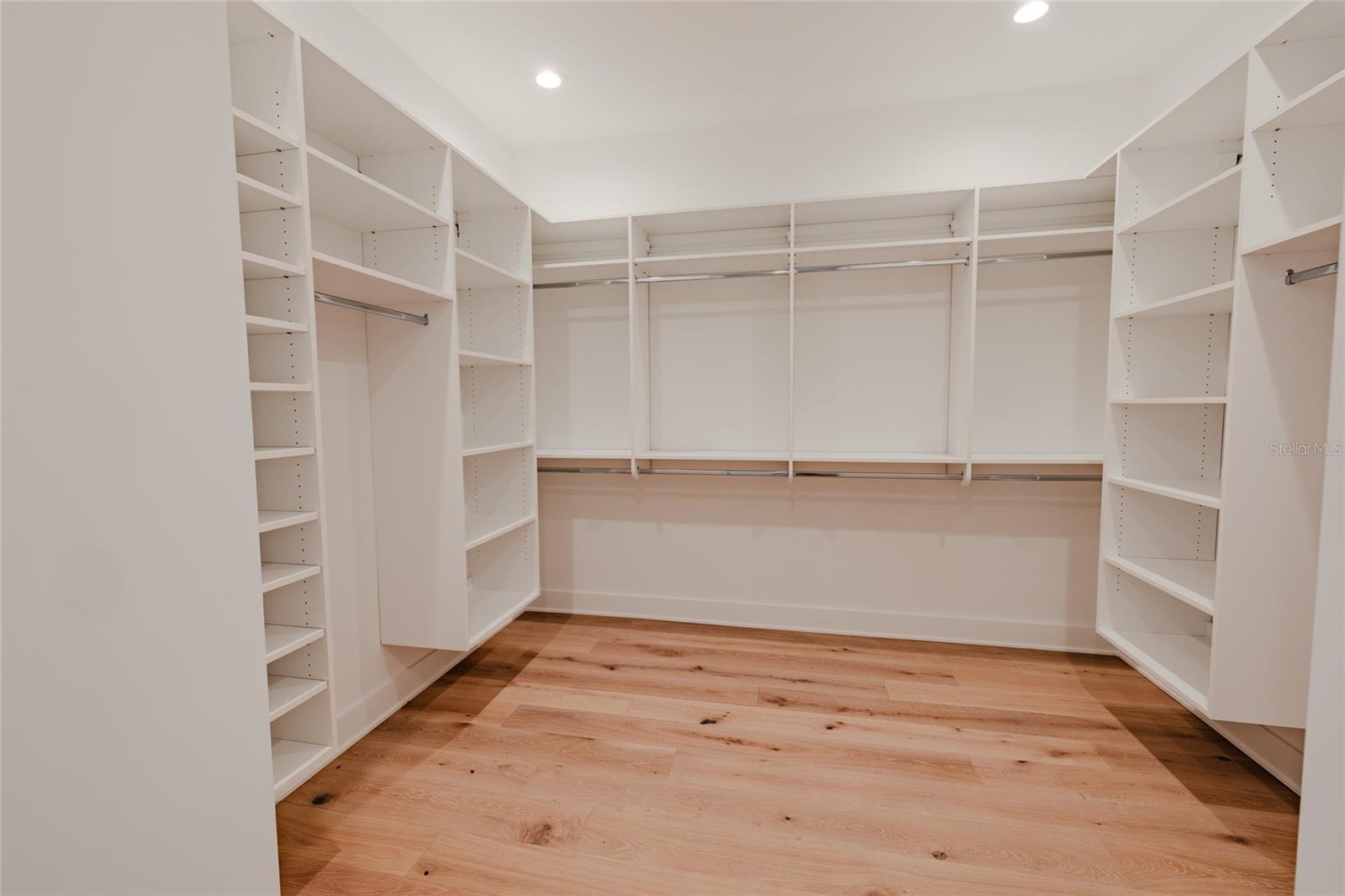 306 N EXCELDA AVE — photo 10