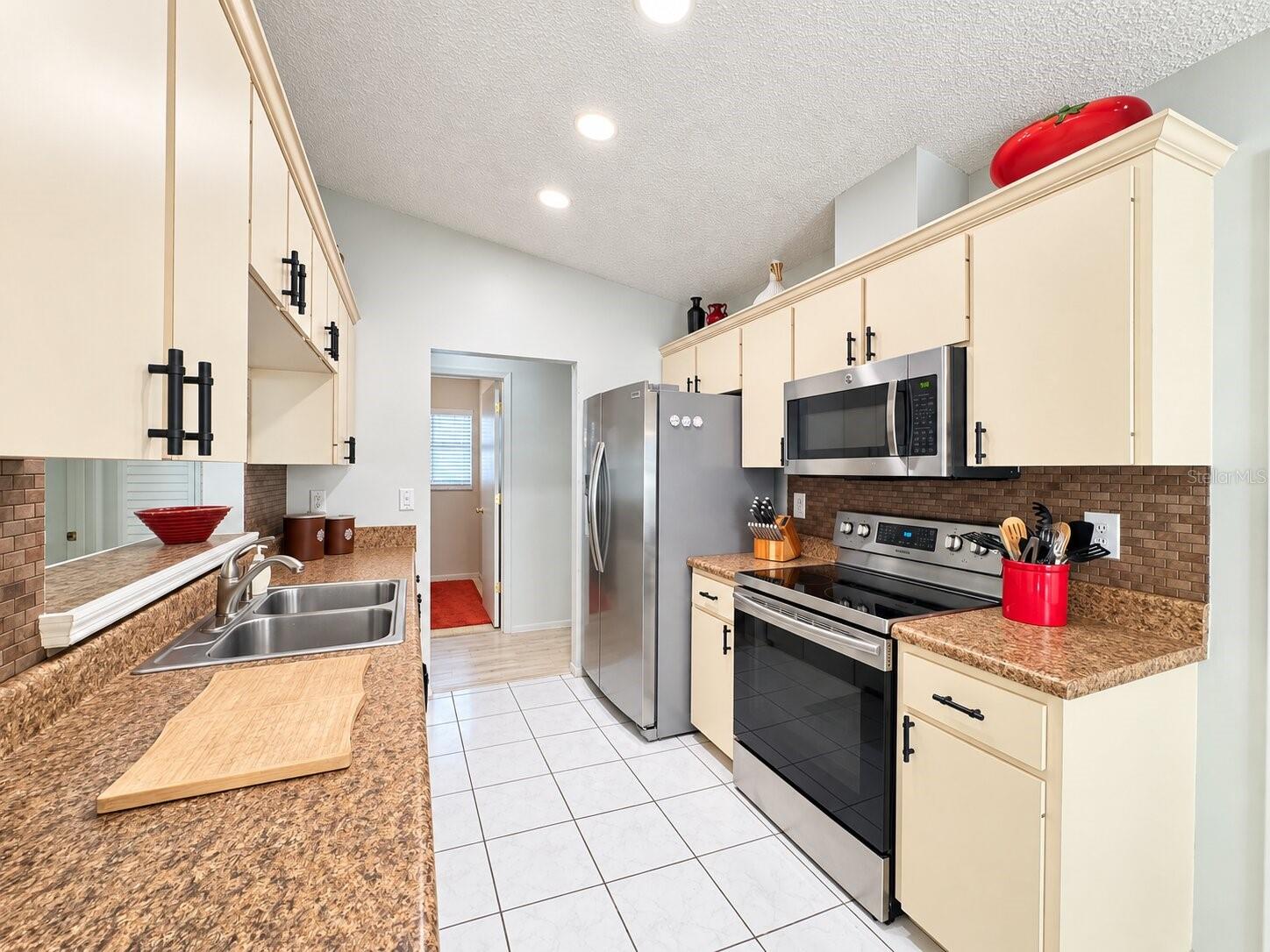 5808 GARDEN LAKES FERN — photo 8