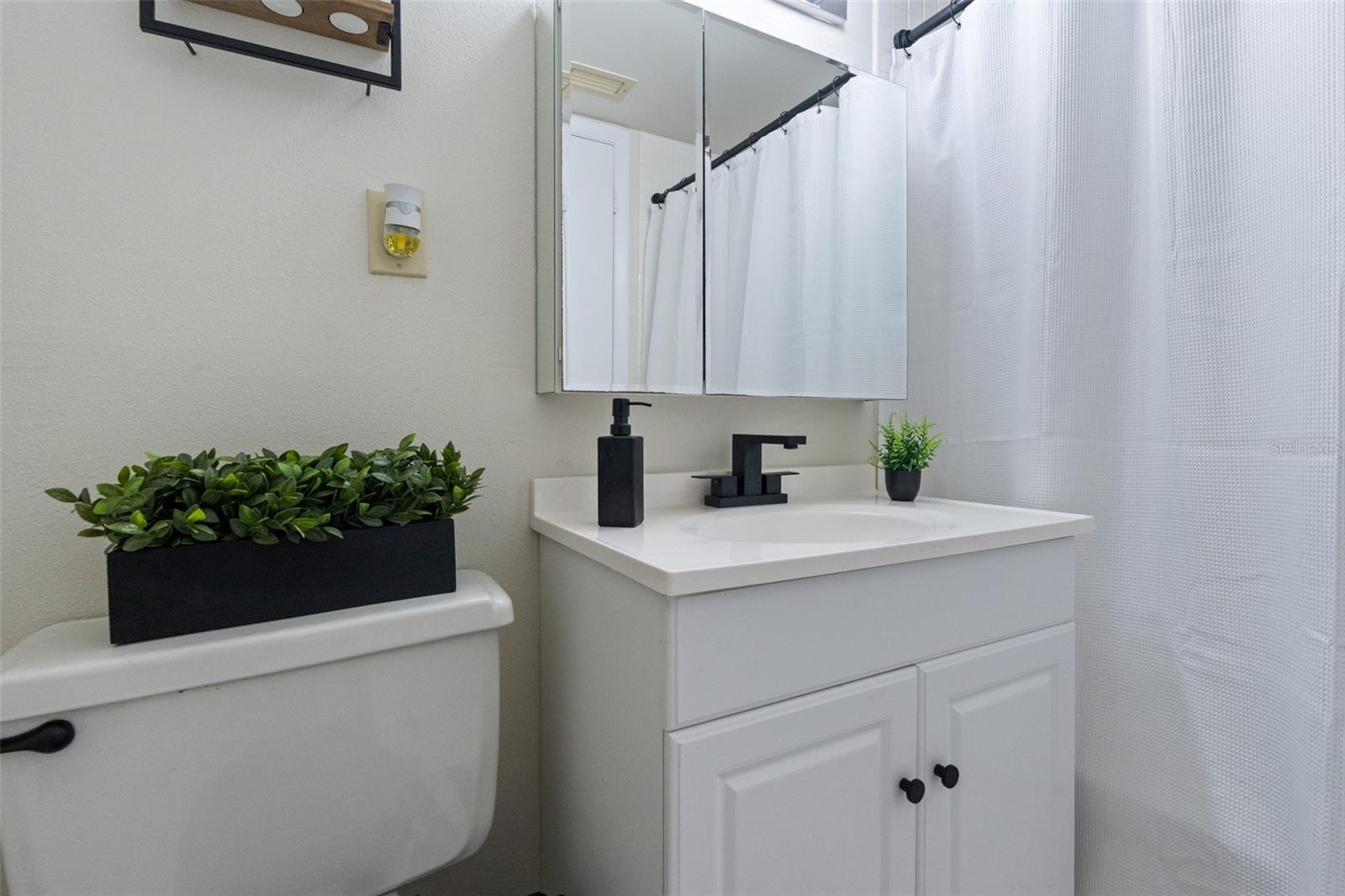 860 S VILLAGE DR N #105 — photo 36