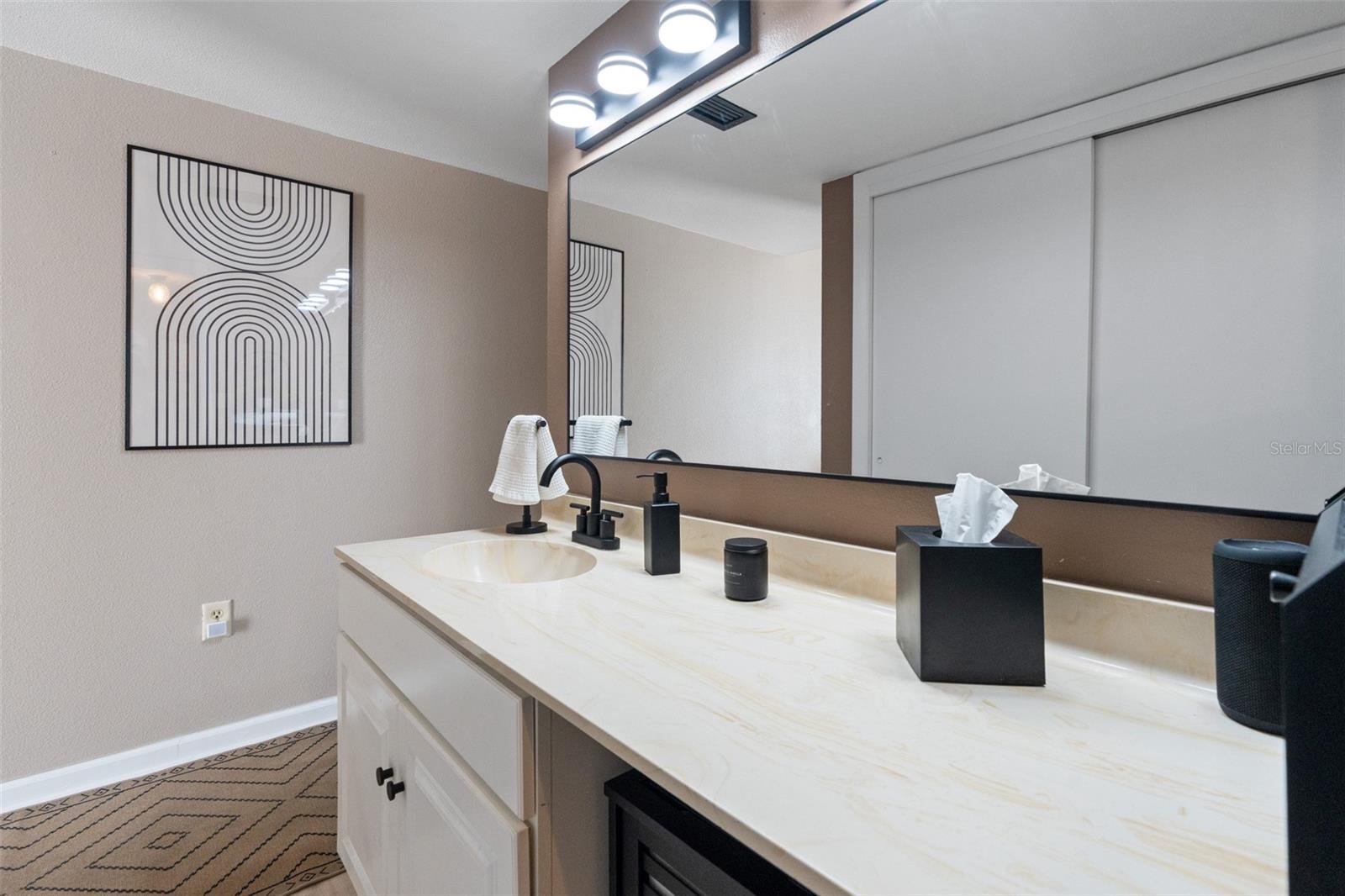 860 S VILLAGE DR N #105 — photo 32