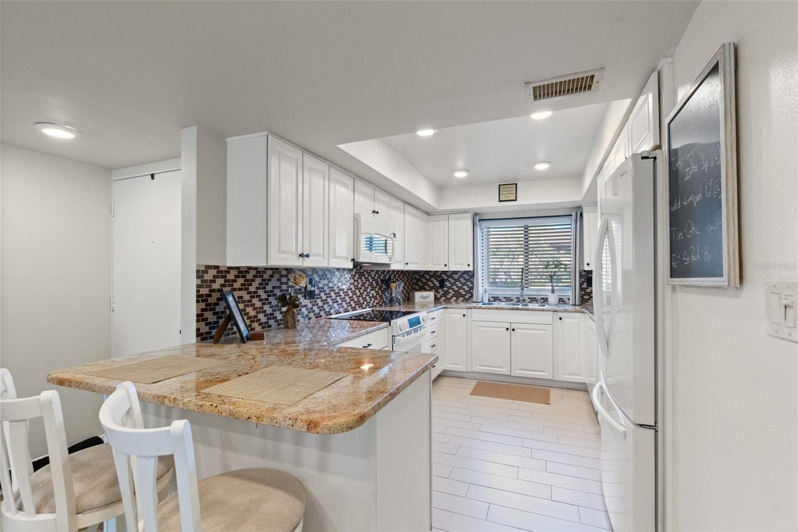 860 S VILLAGE DR N #105 — photo 5