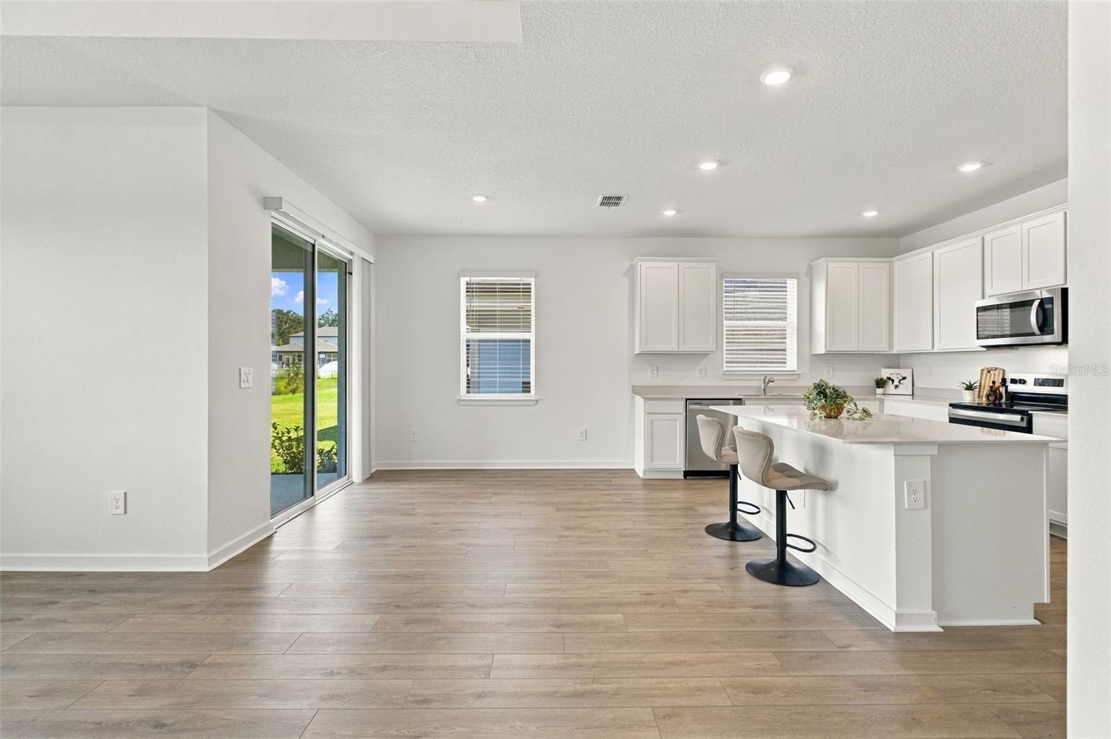 11226 SYCAMORE GLEN LOOP — photo 9