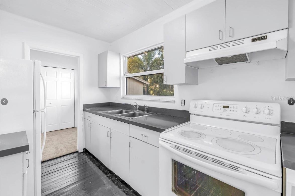 1010 GRANVILLE CT N — photo 3
