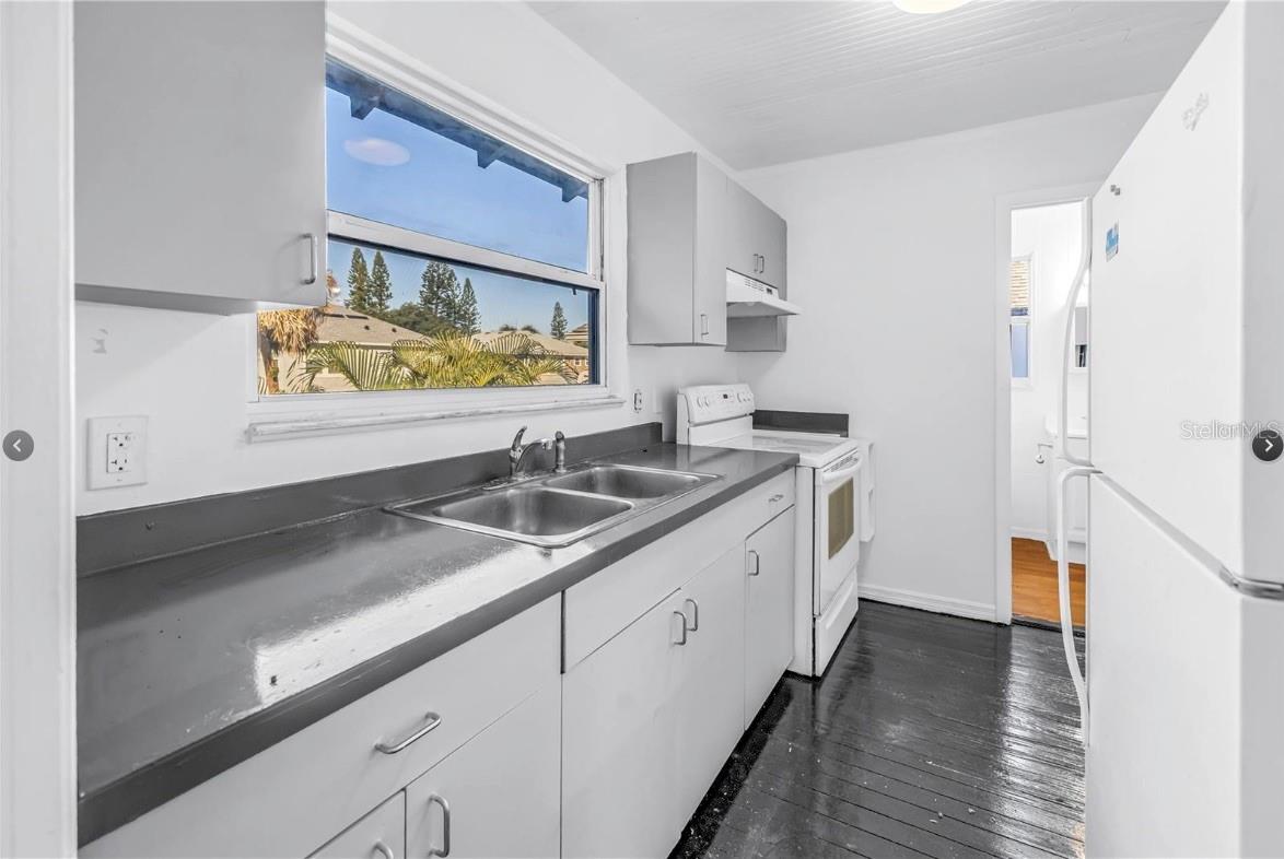 1010 GRANVILLE CT N — photo 4