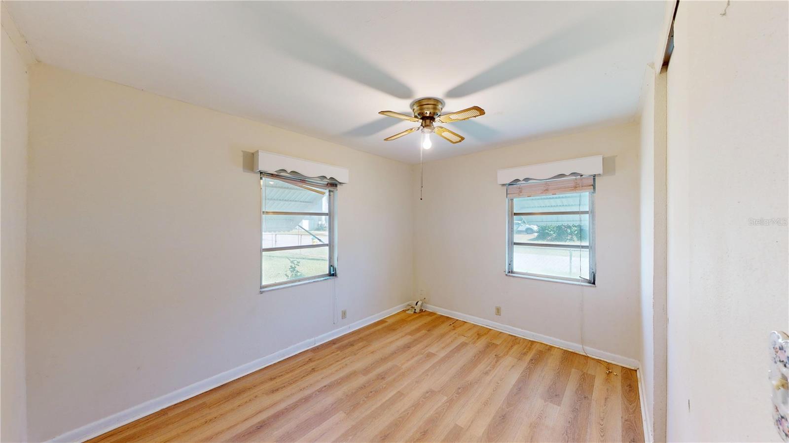 3302 W PAXTON AVE — photo 15