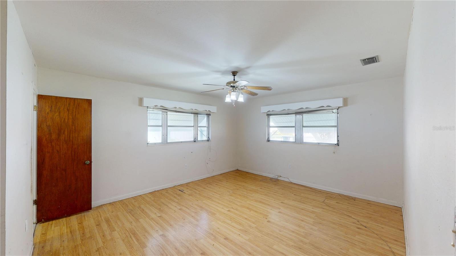 3302 W PAXTON AVE — photo 5