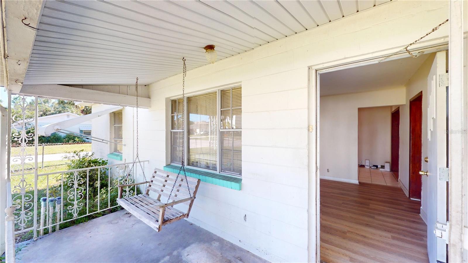 3302 W PAXTON AVE — photo 2