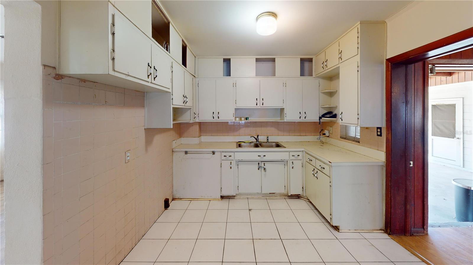 3302 W PAXTON AVE — photo 9