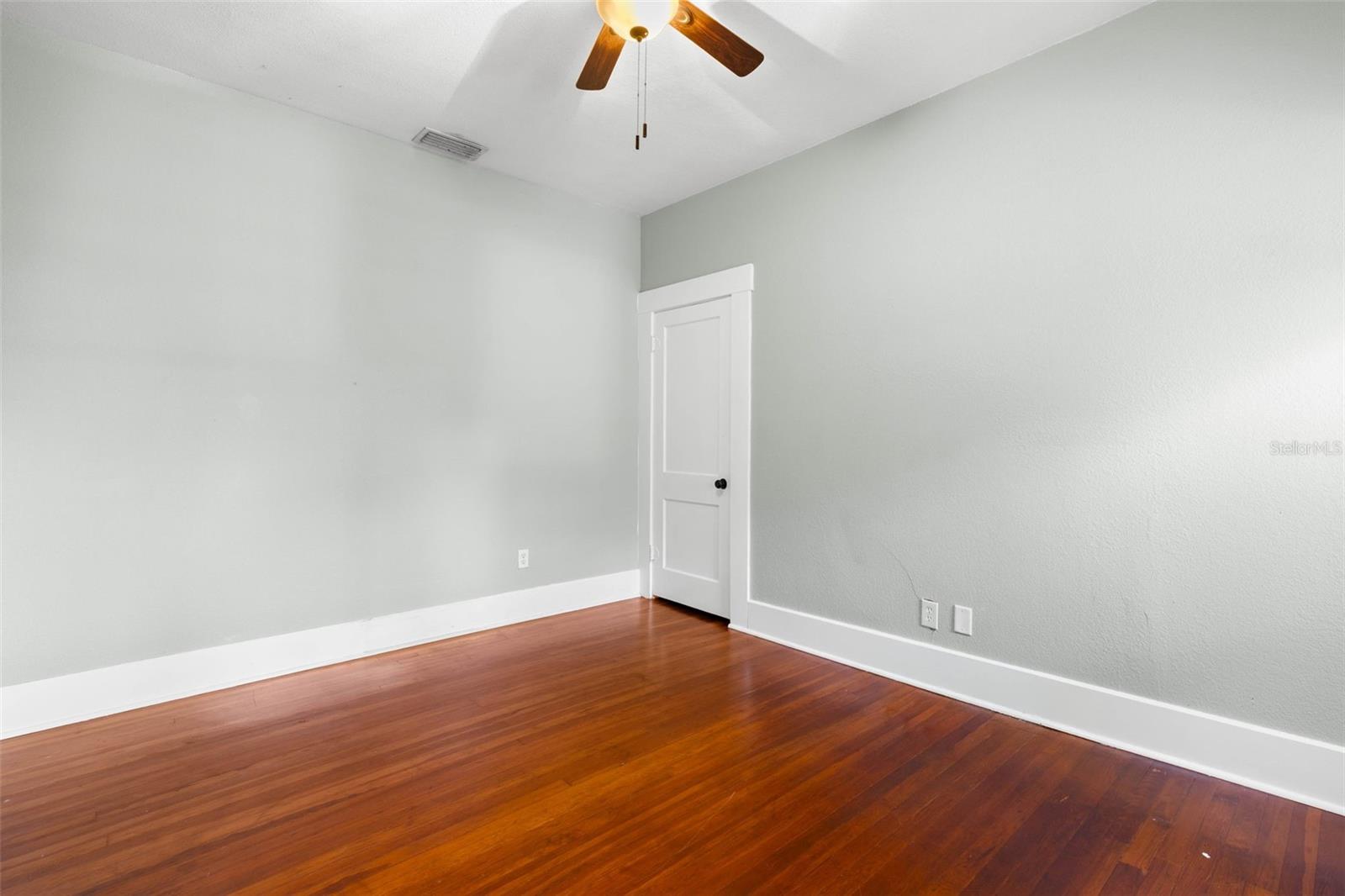 165 11TH AVE NE — photo 18