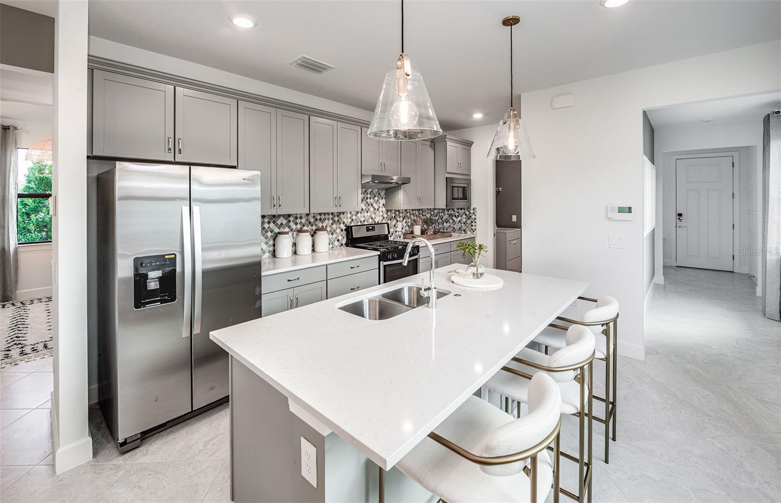 7634 FULHAM AVE — photo 7