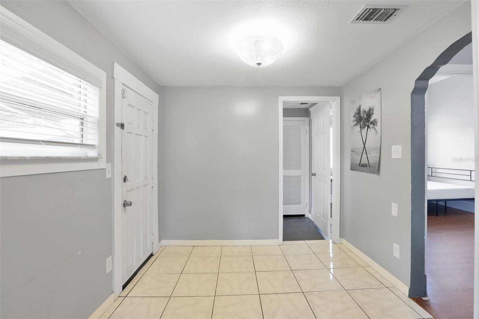 2318 W CORDELIA ST — photo 21