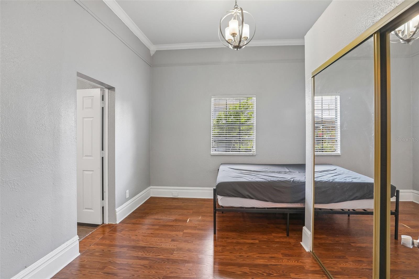2318 W CORDELIA ST — photo 14