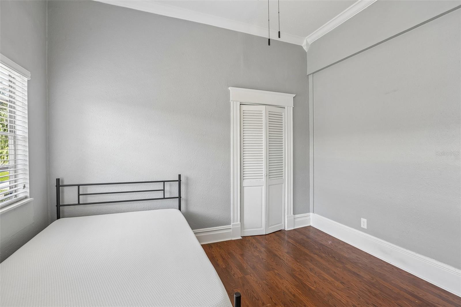 2318 W CORDELIA ST — photo 19