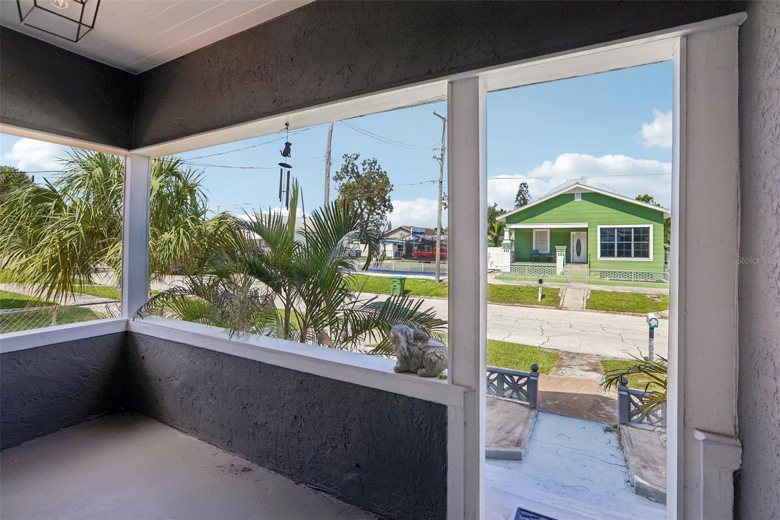 2318 W CORDELIA ST — photo 5