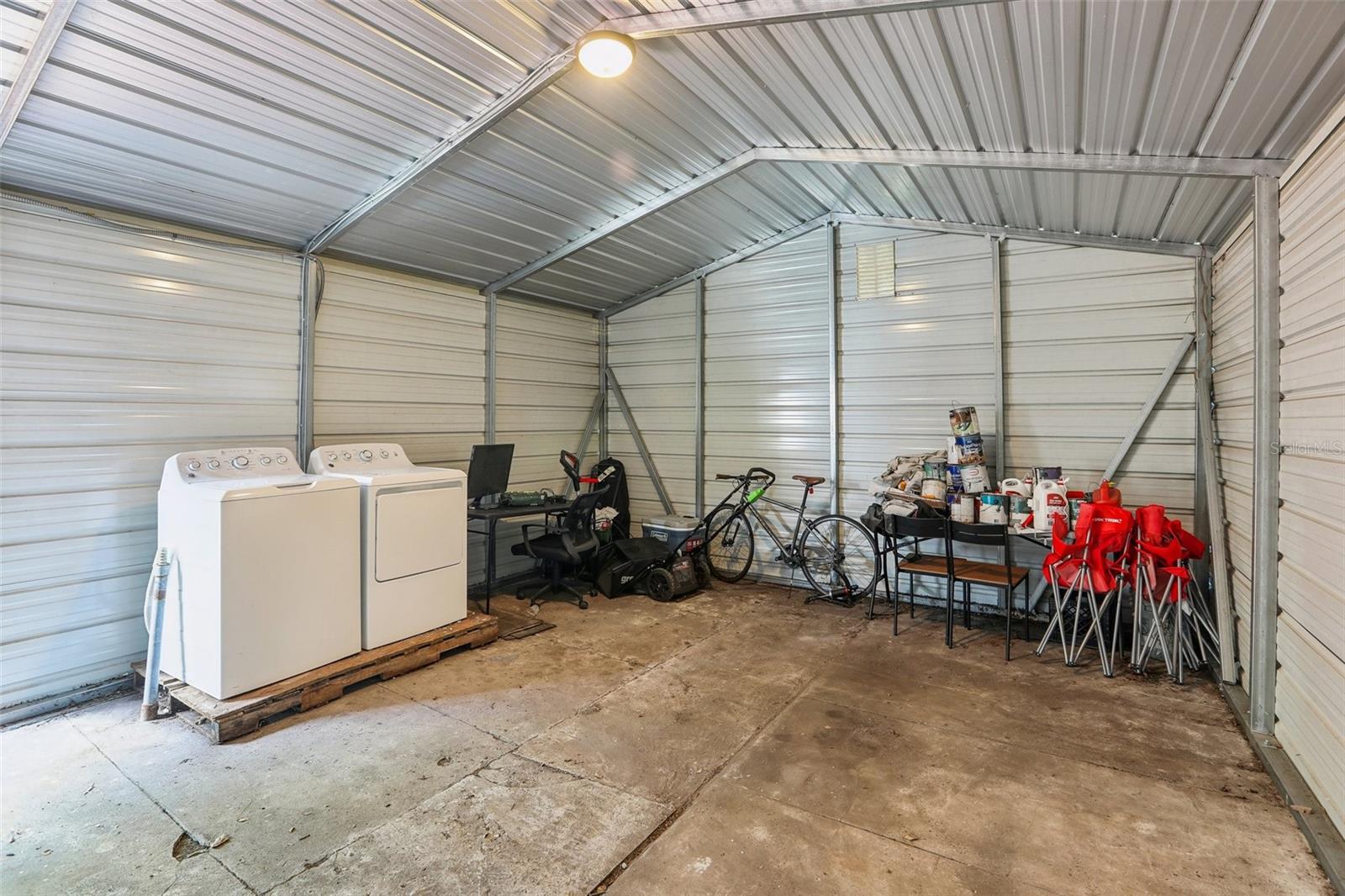 2318 W CORDELIA ST — photo 22