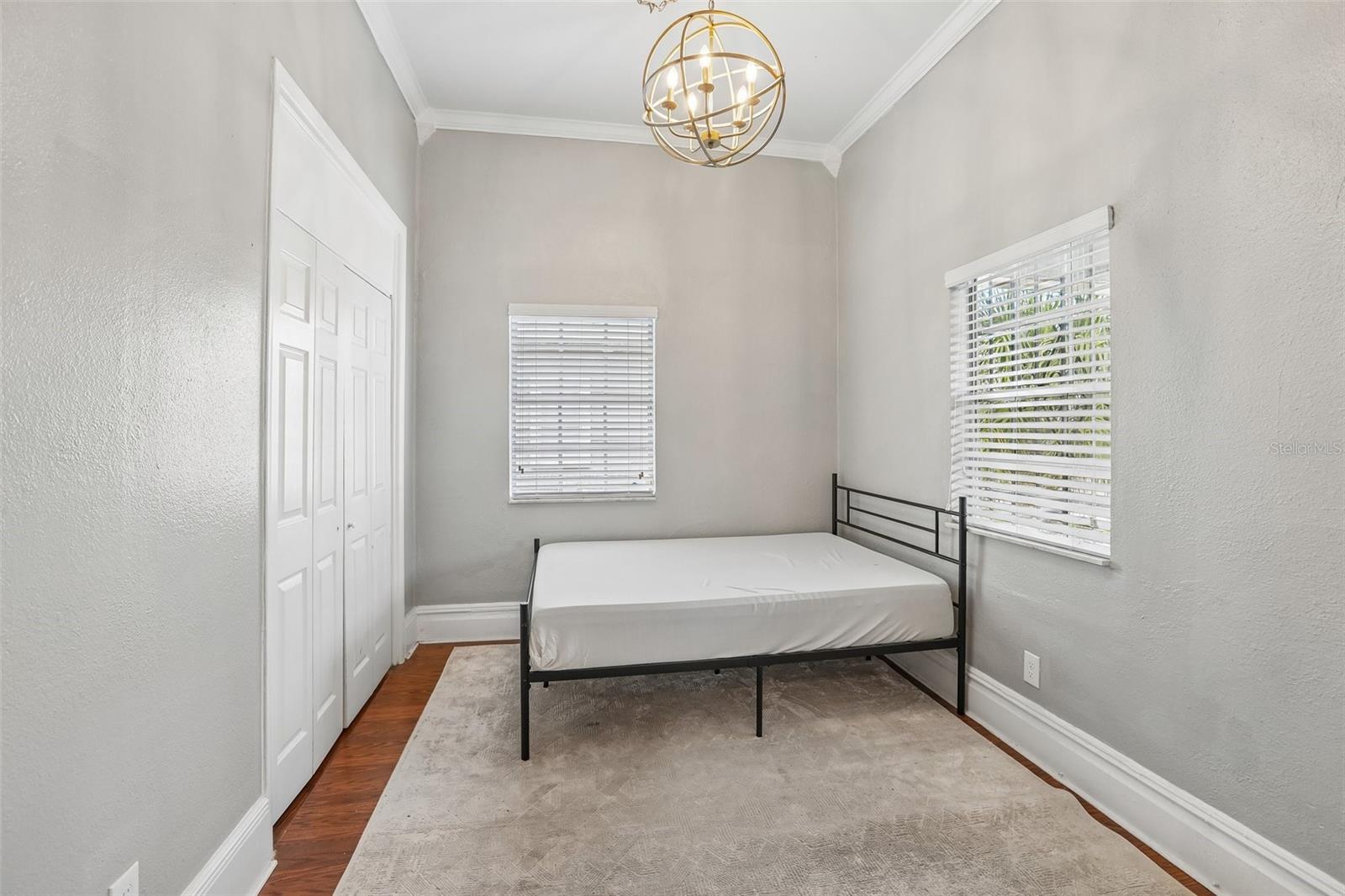 2318 W CORDELIA ST — photo 12