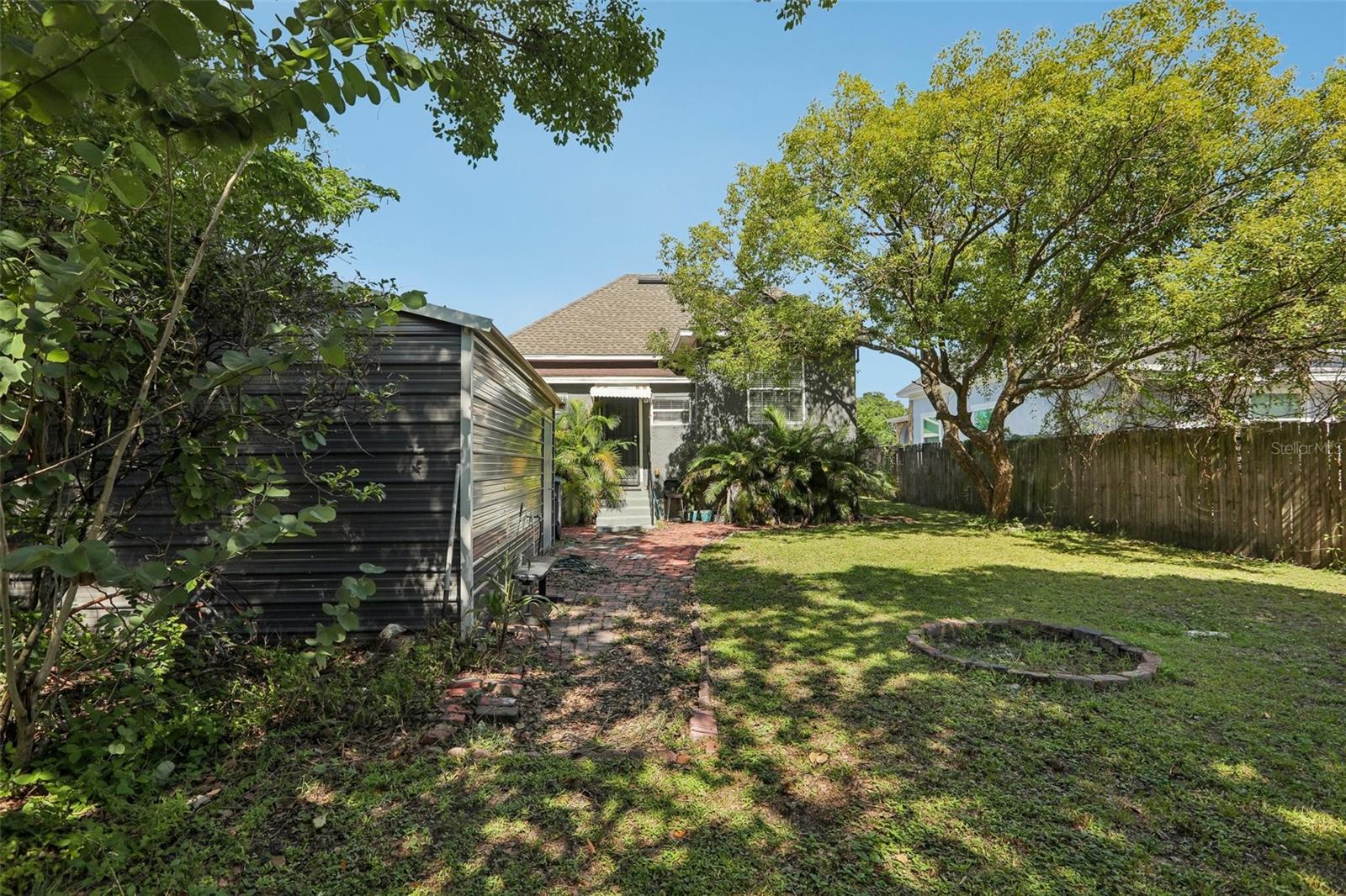 2318 W CORDELIA ST — photo 27