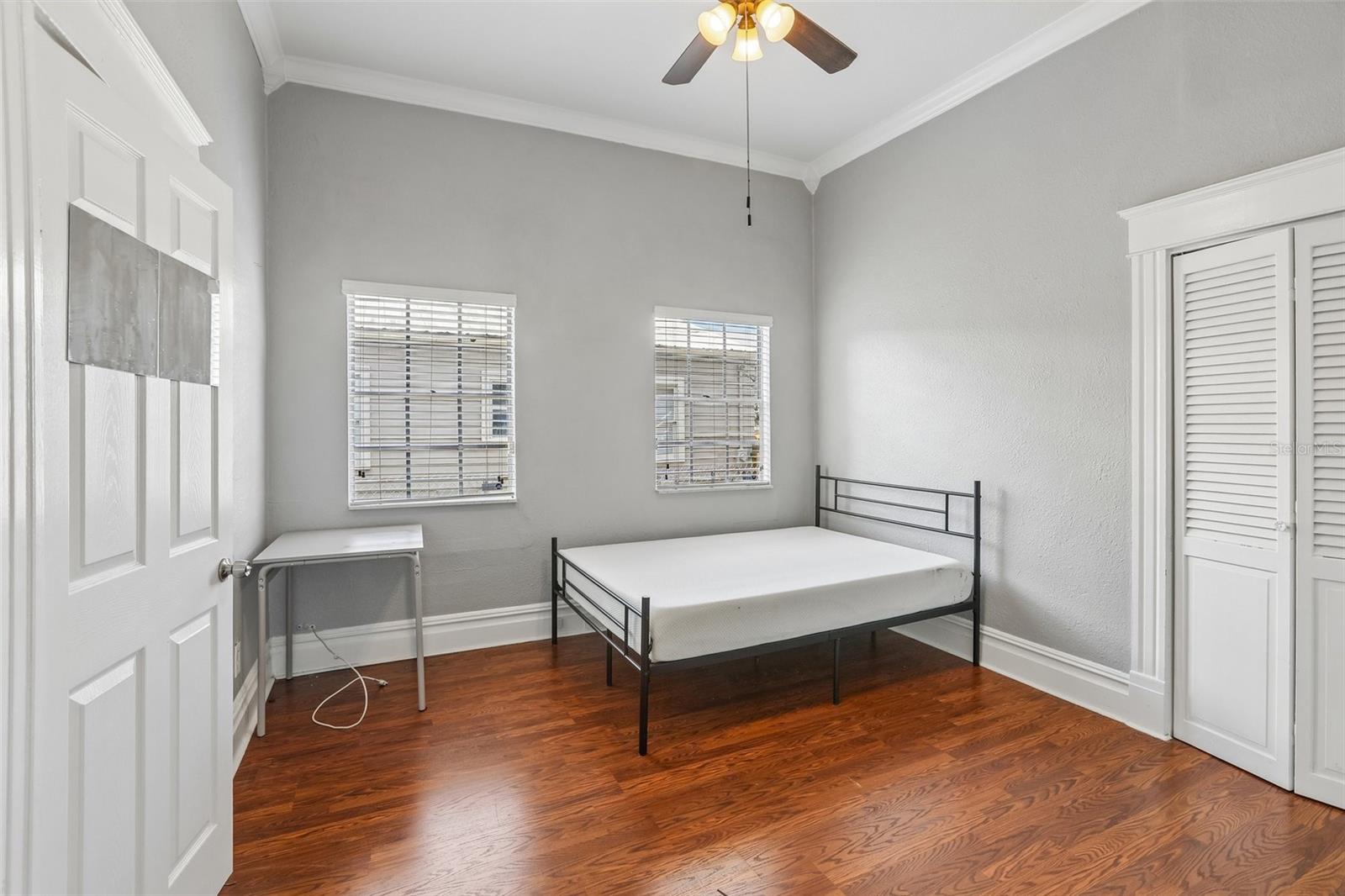 2318 W CORDELIA ST — photo 18