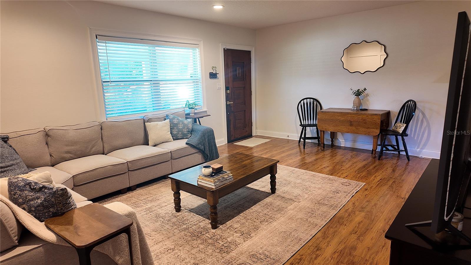 3831 HUDSON LN — photo 9