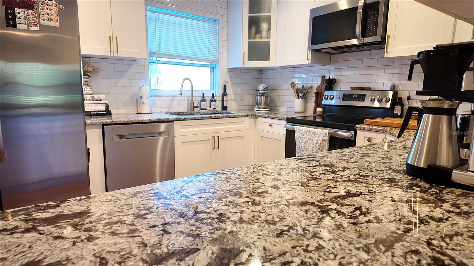 3831 HUDSON LN — photo 12