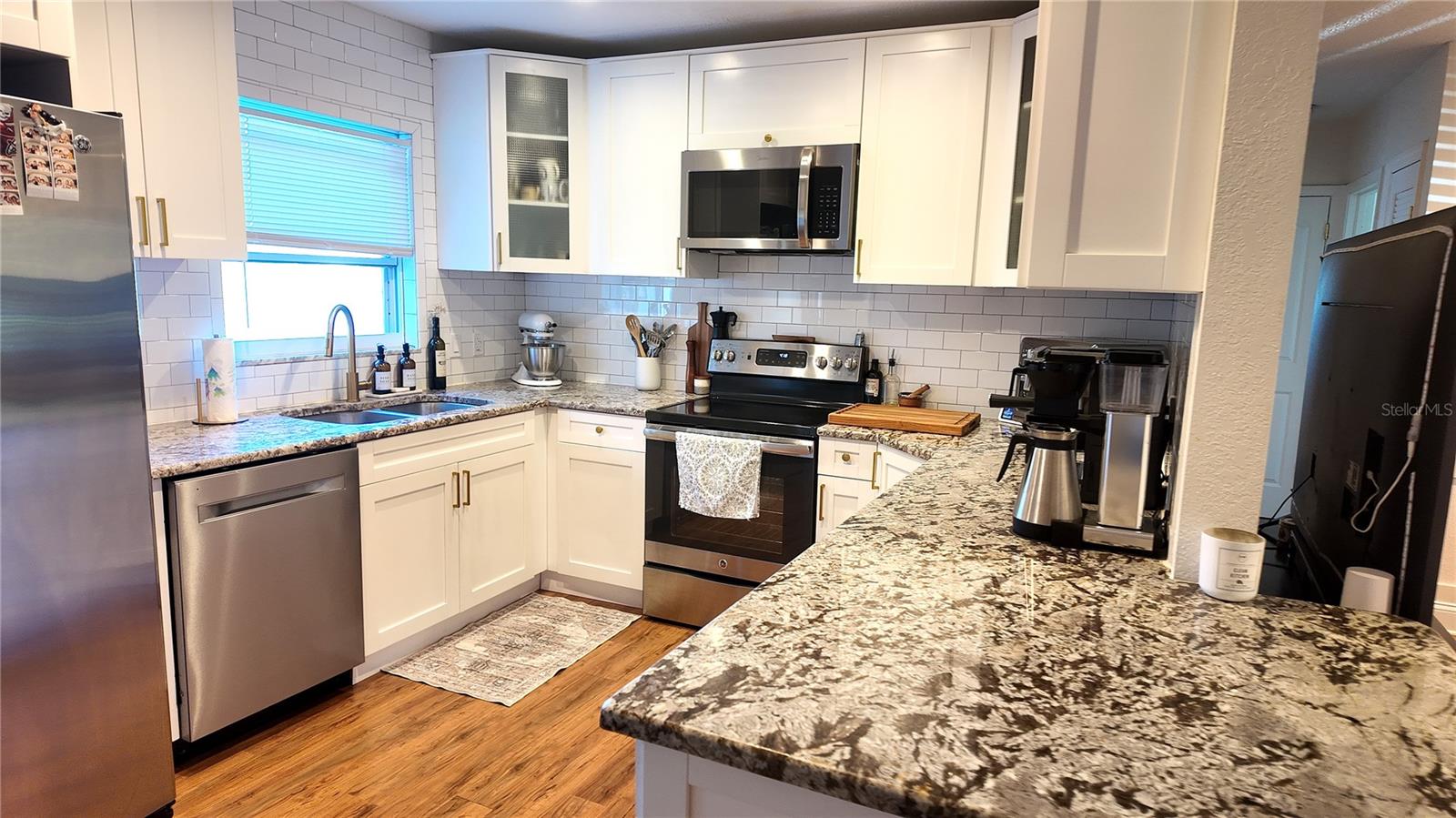 3831 HUDSON LN — photo 11