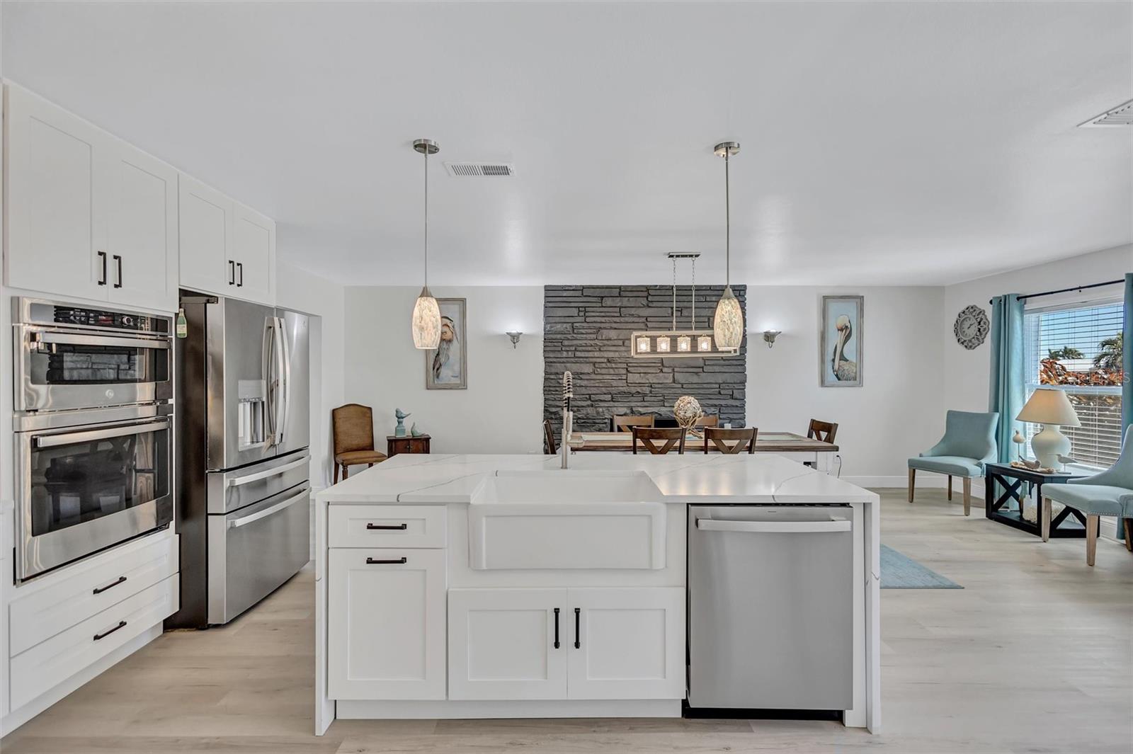 563 LEWIS BLVD SE — photo 5