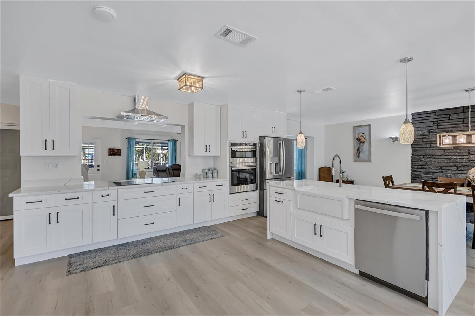 563 LEWIS BLVD SE — photo 4