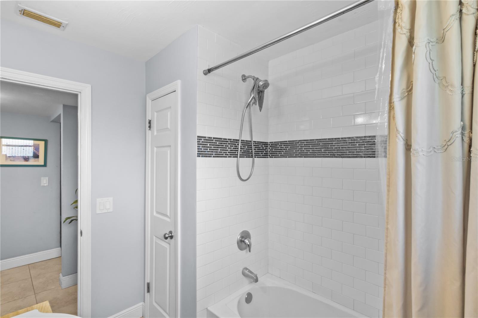 4704 W BAY AVE — photo 16
