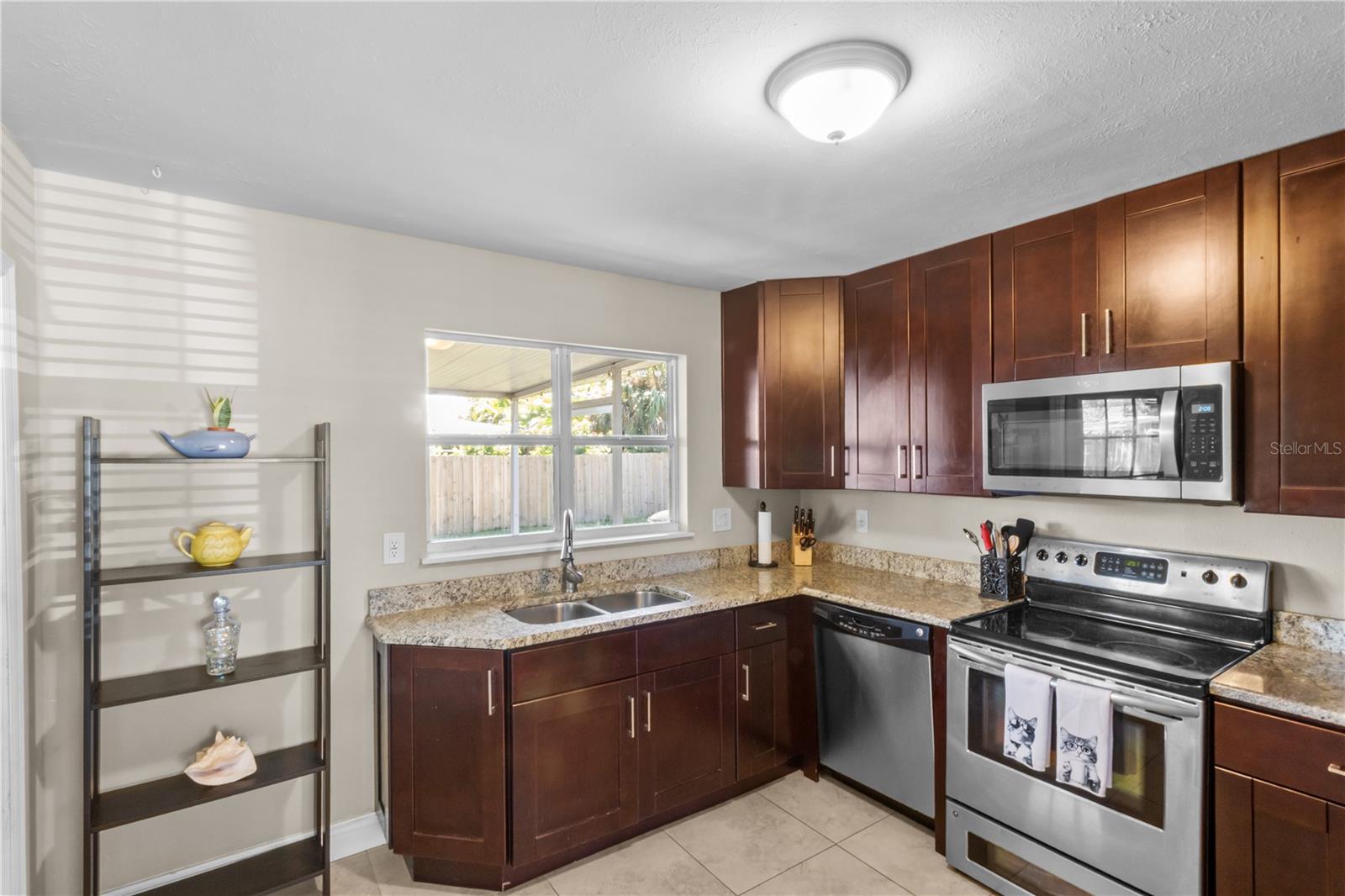 4704 W BAY AVE — photo 11