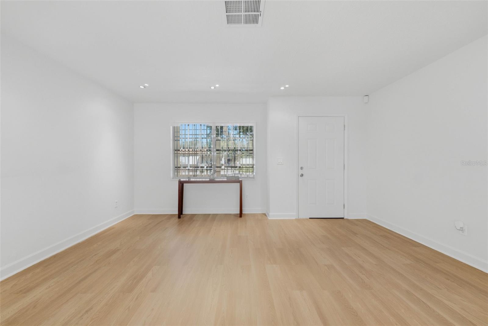 3010 EMERSON AVE S — photo 5
