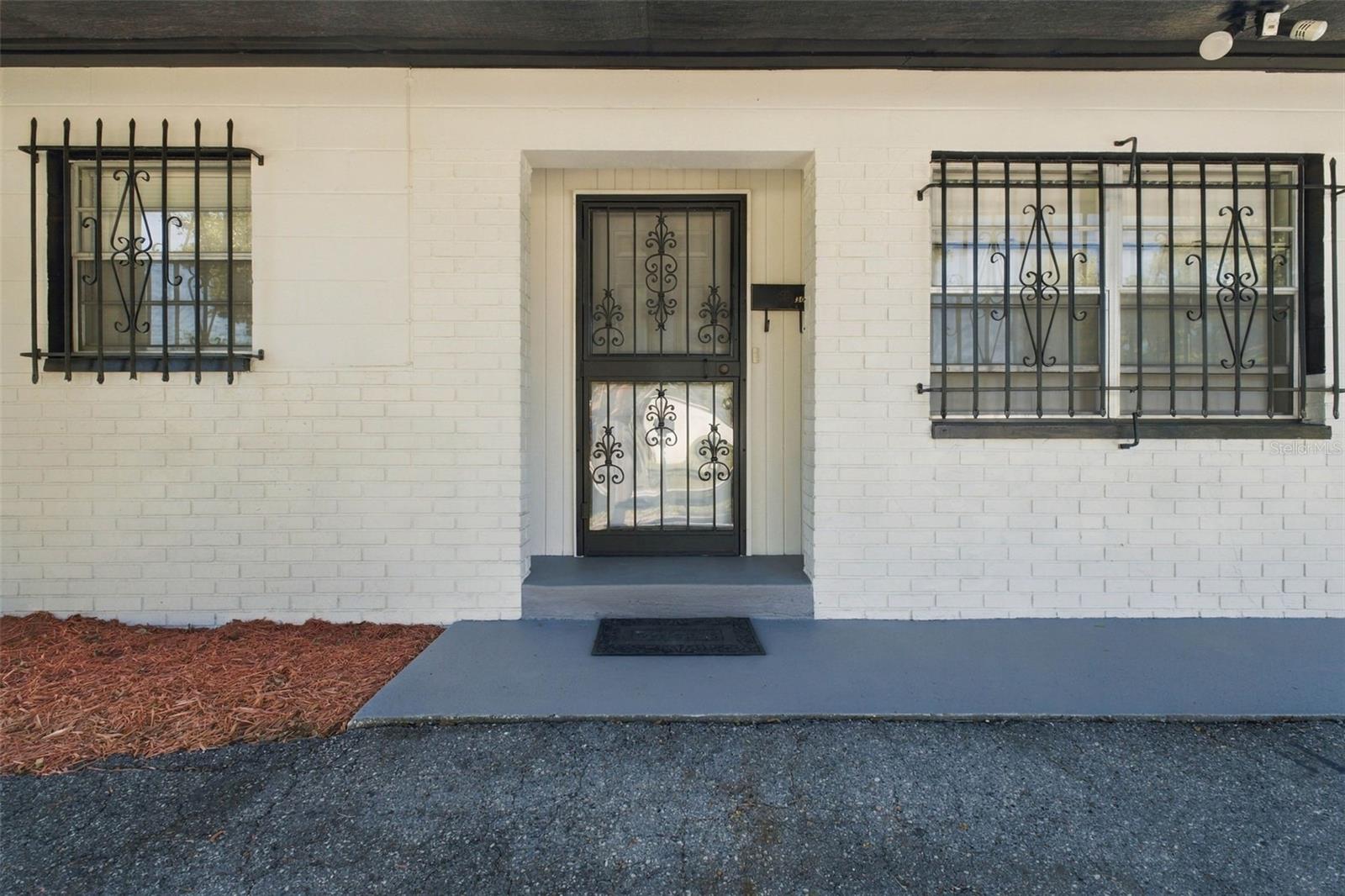 3010 EMERSON AVE S — photo 2