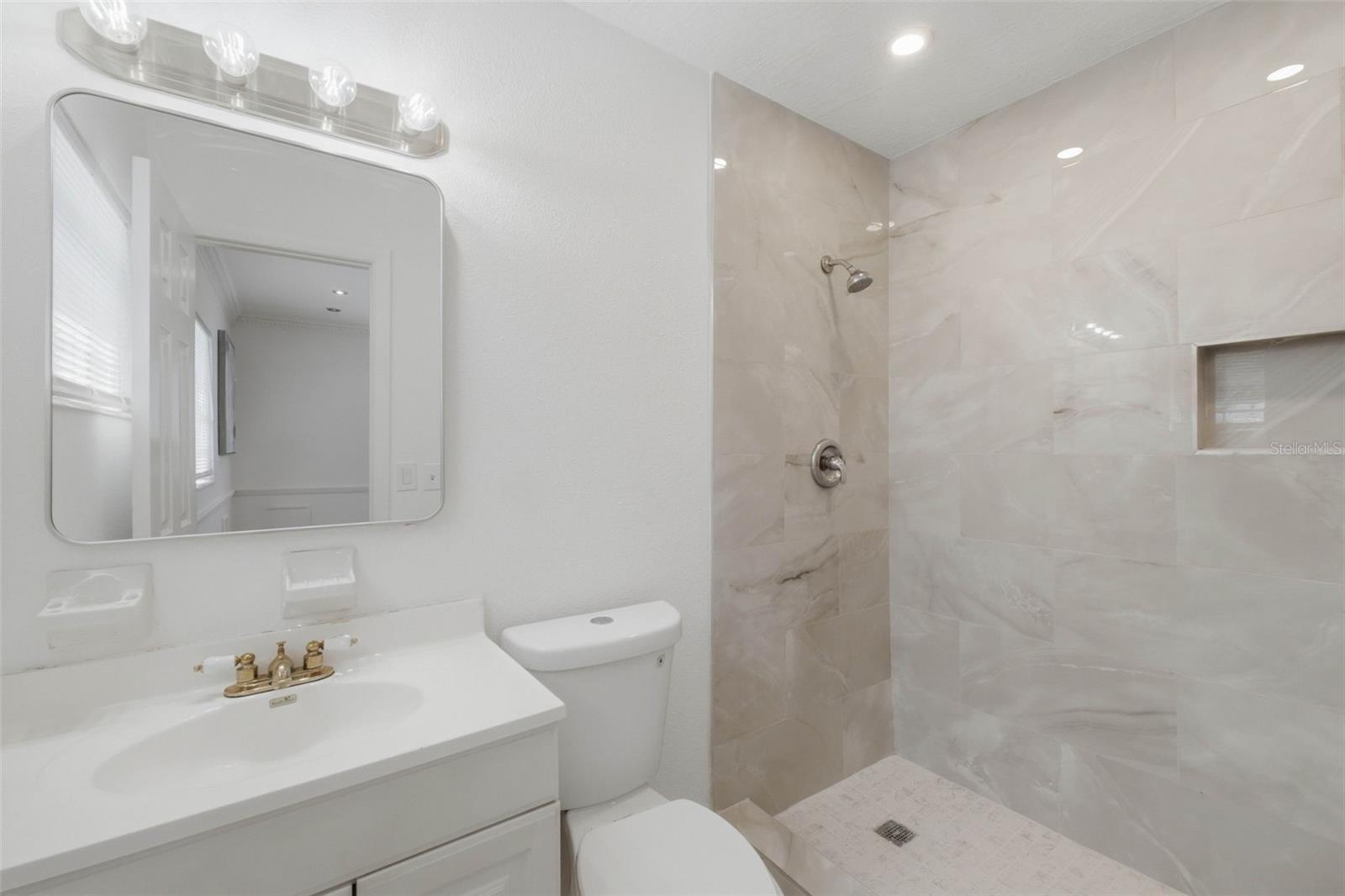 3010 EMERSON AVE S — photo 41