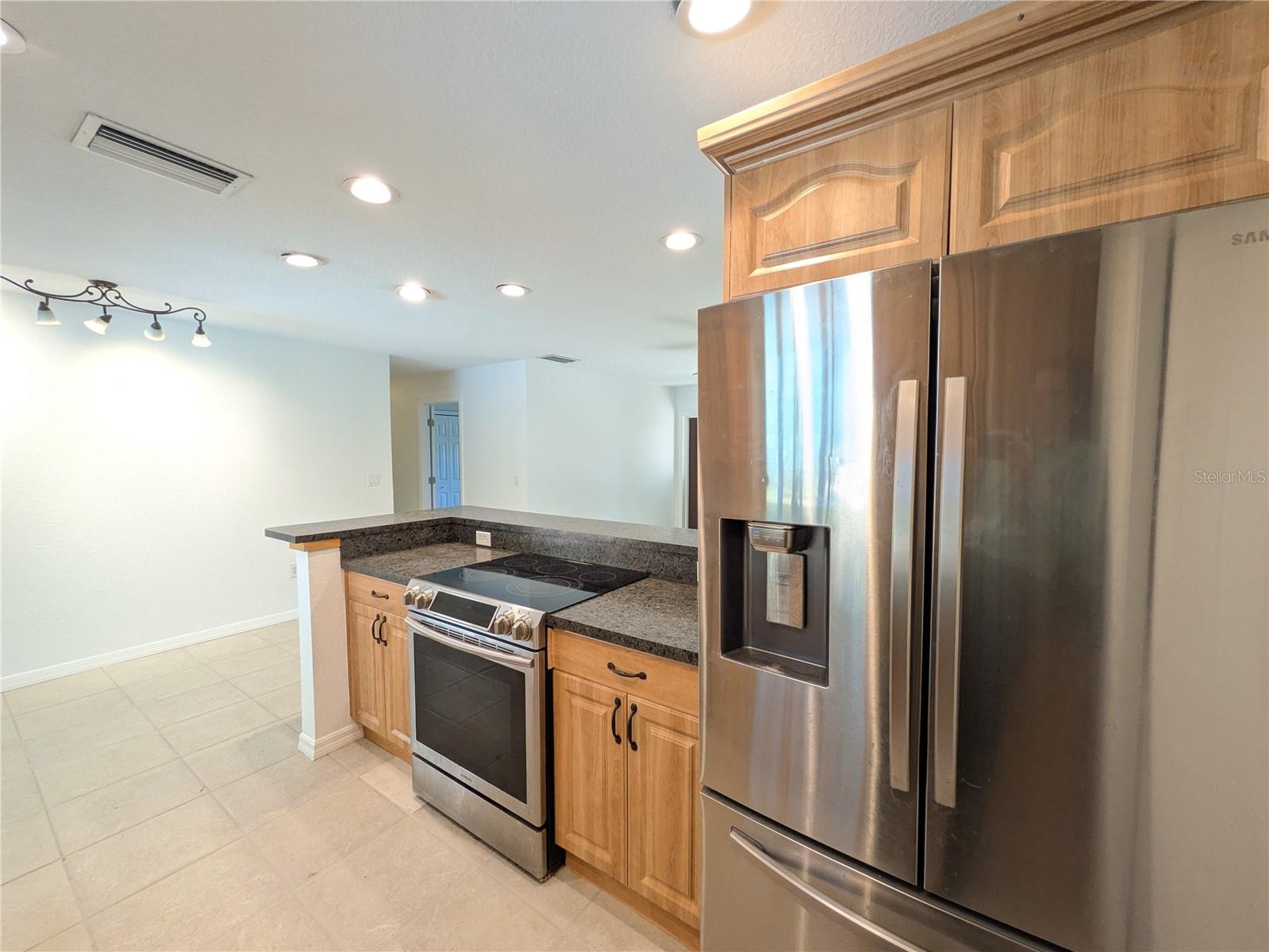 1133 RUSSELL AVE — photo 12