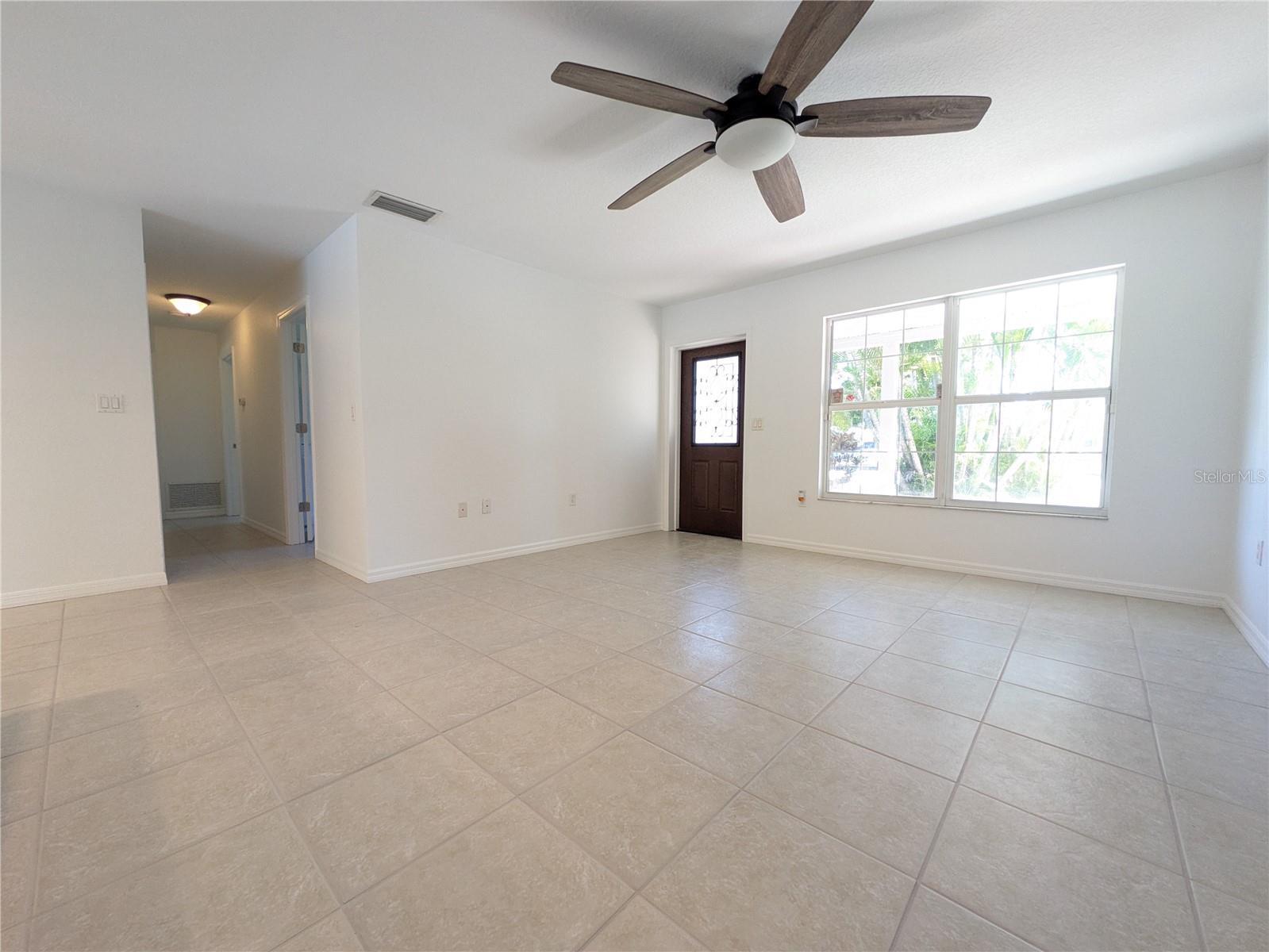 1133 RUSSELL AVE — photo 8