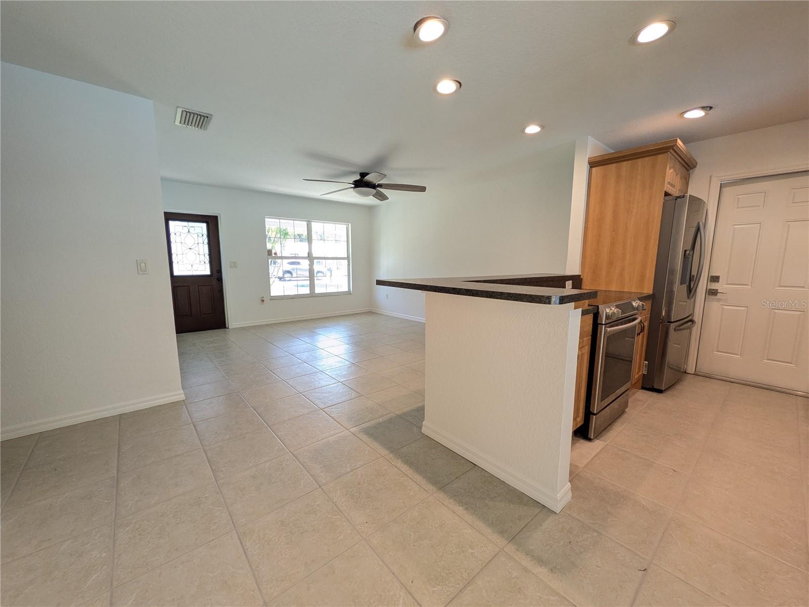 1133 RUSSELL AVE — photo 9
