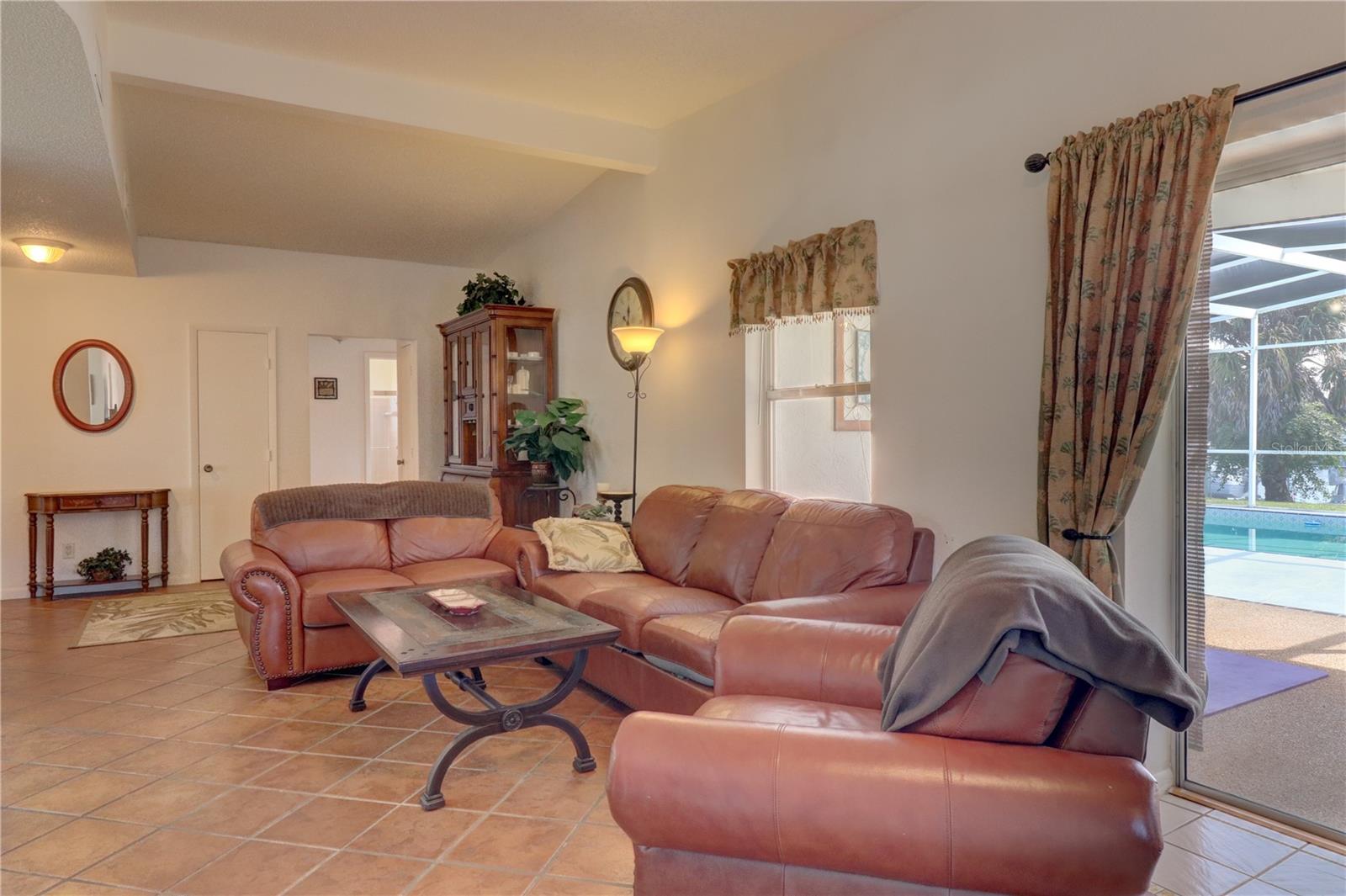 6356 SAFFORD TER — photo 10
