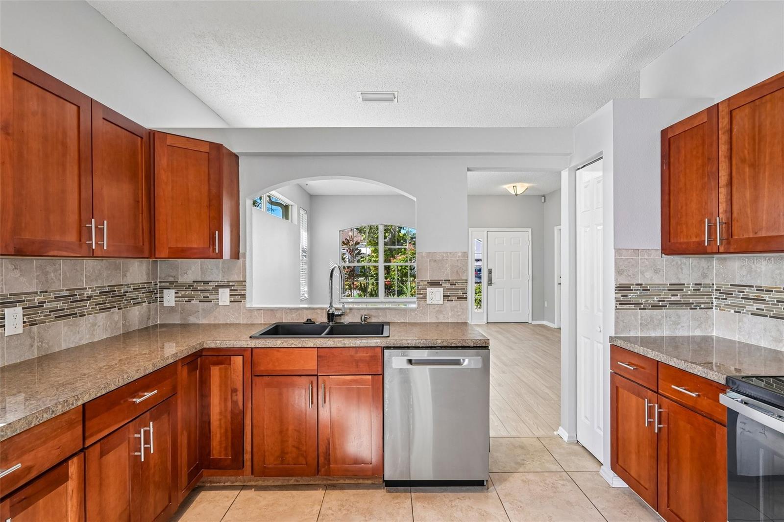 817 TALLGRASS LN — photo 11
