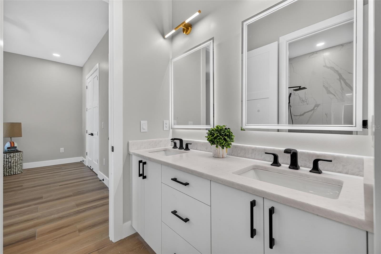4219 W BAY VIEW AVE — photo 39