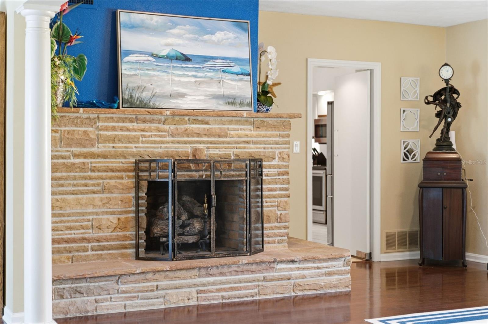 844 MAGELLAN DR — photo 8