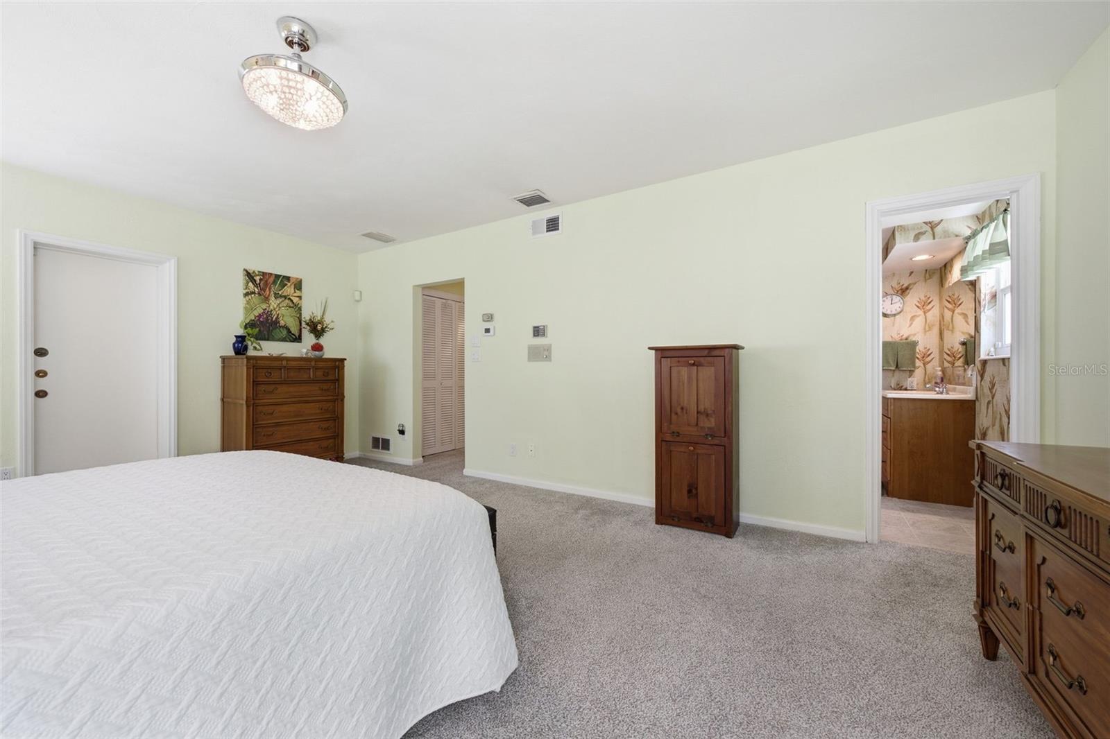 844 MAGELLAN DR — photo 43