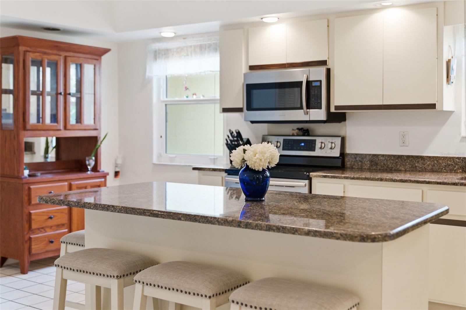 844 MAGELLAN DR — photo 28