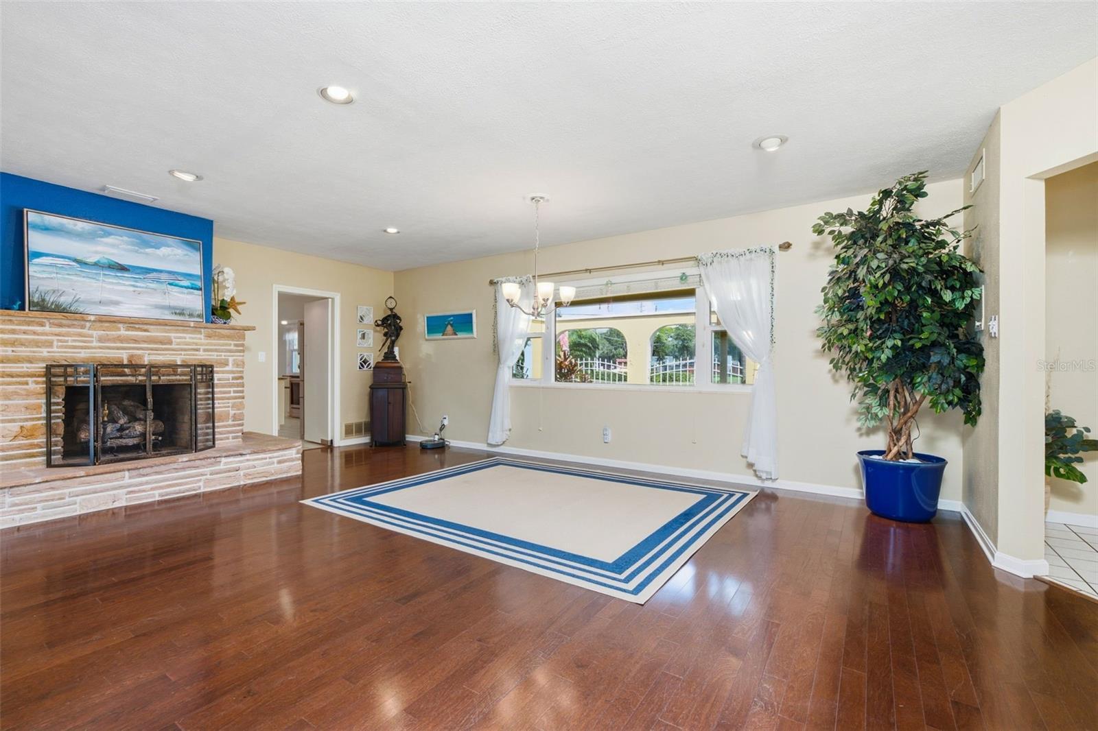 844 MAGELLAN DR — photo 25
