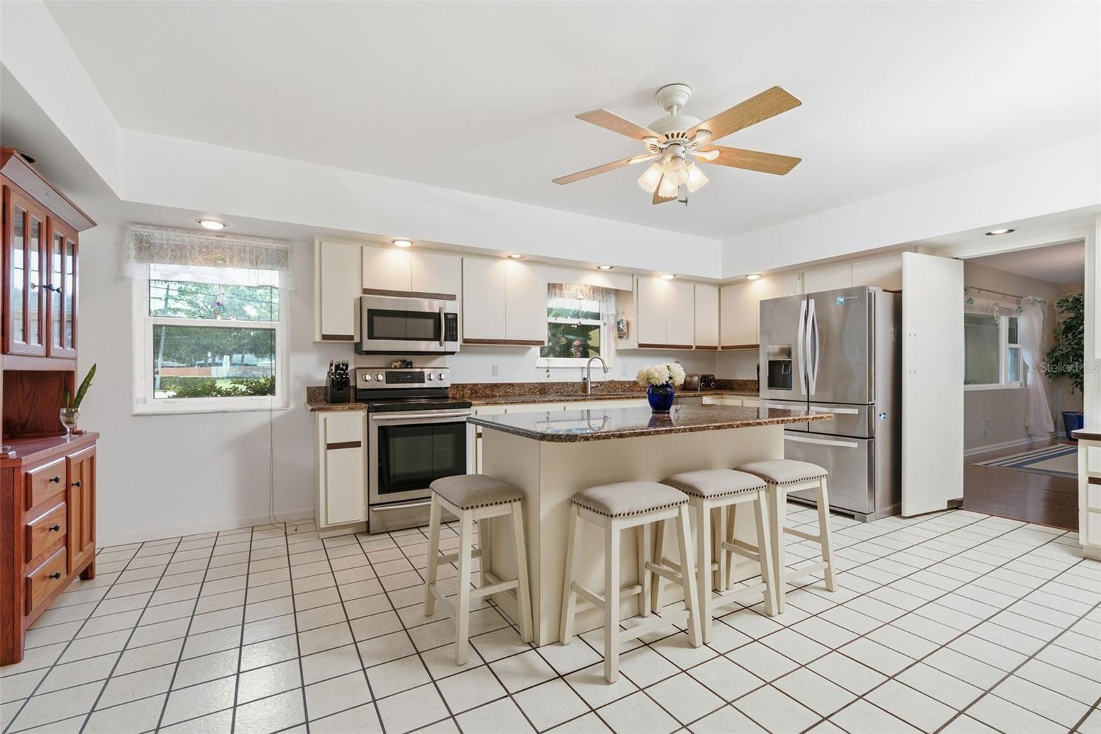 844 MAGELLAN DR — photo 33