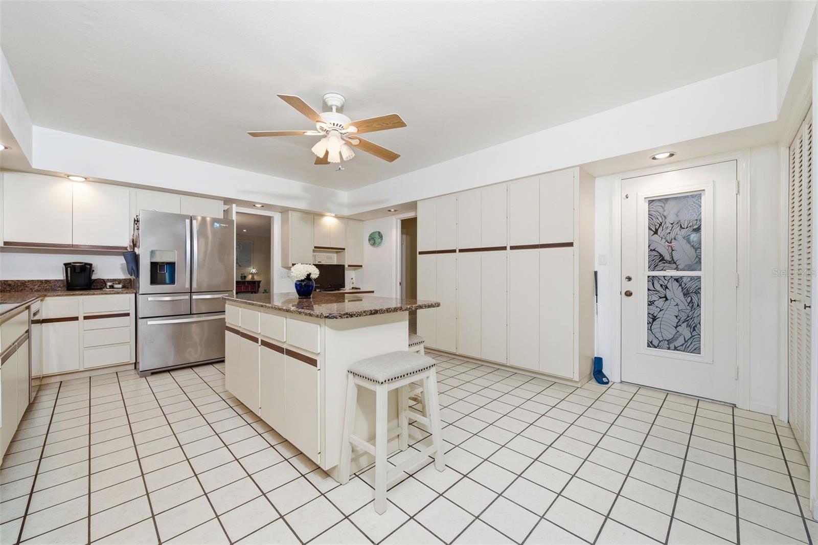 844 MAGELLAN DR — photo 32
