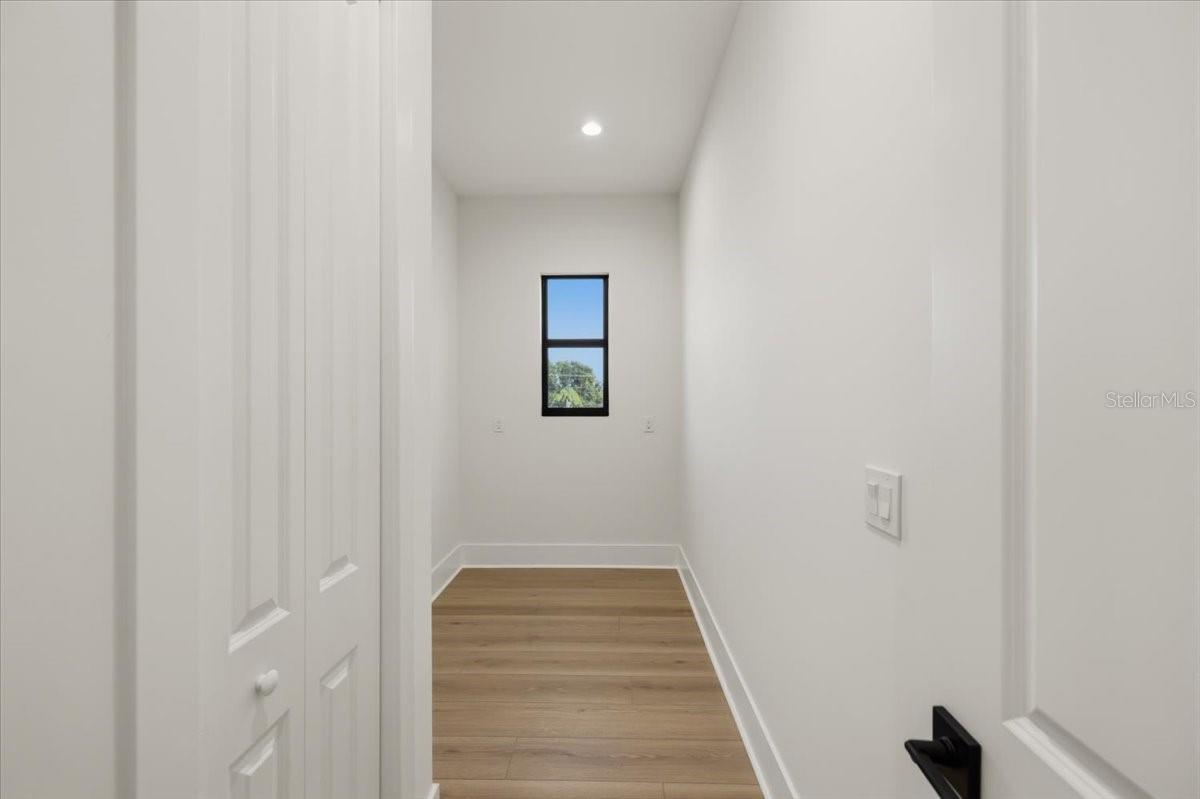 809 E LOUISIANA AVE #2 — photo 39