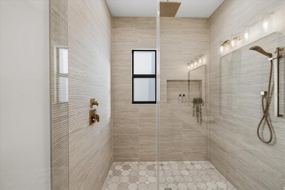 809 E LOUISIANA AVE #2 — photo 27
