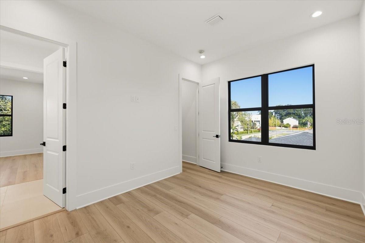 809 E LOUISIANA AVE #2 — photo 33